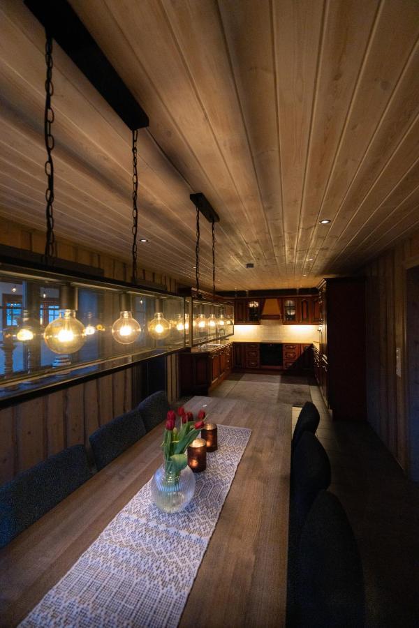 Roalden Mountain Lodge สตรานดา ภายนอก รูปภาพ